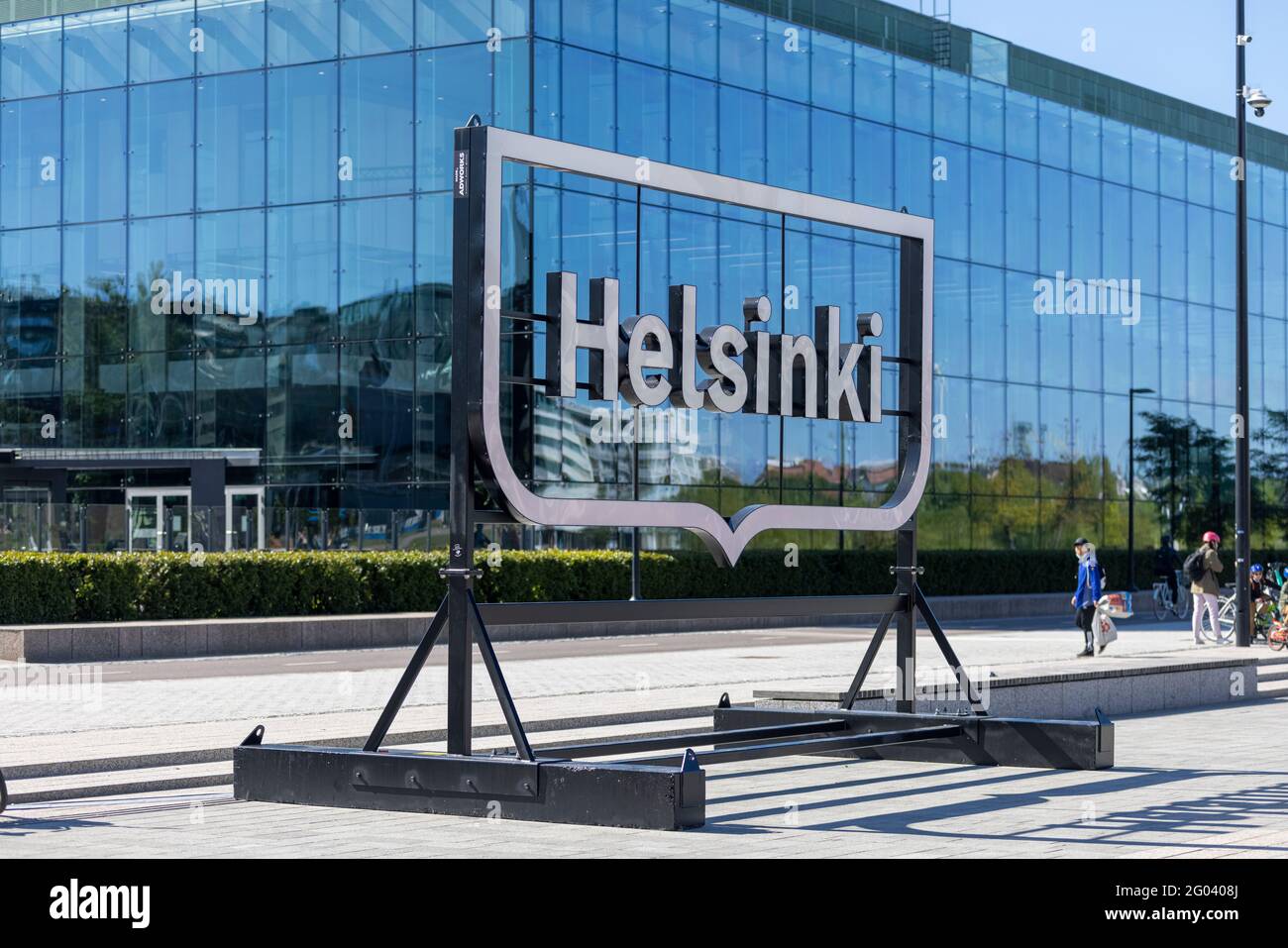 Enorme "Helsinki" - sfondo per i turisti da utilizzare in selfie e foto di viaggio Foto Stock