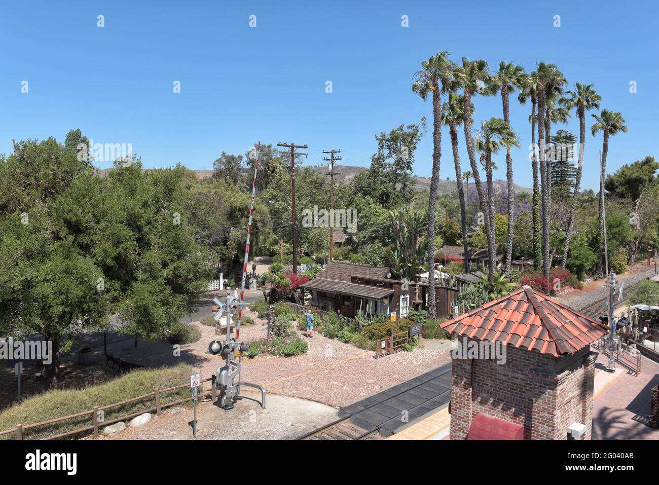 SAN JUAN CAPISTRANO, CALIFORNIA - 27 MAGGIO 2021: Los Rios quartiere storico visto dal Franciscan Plaza Parking struttura. Foto Stock