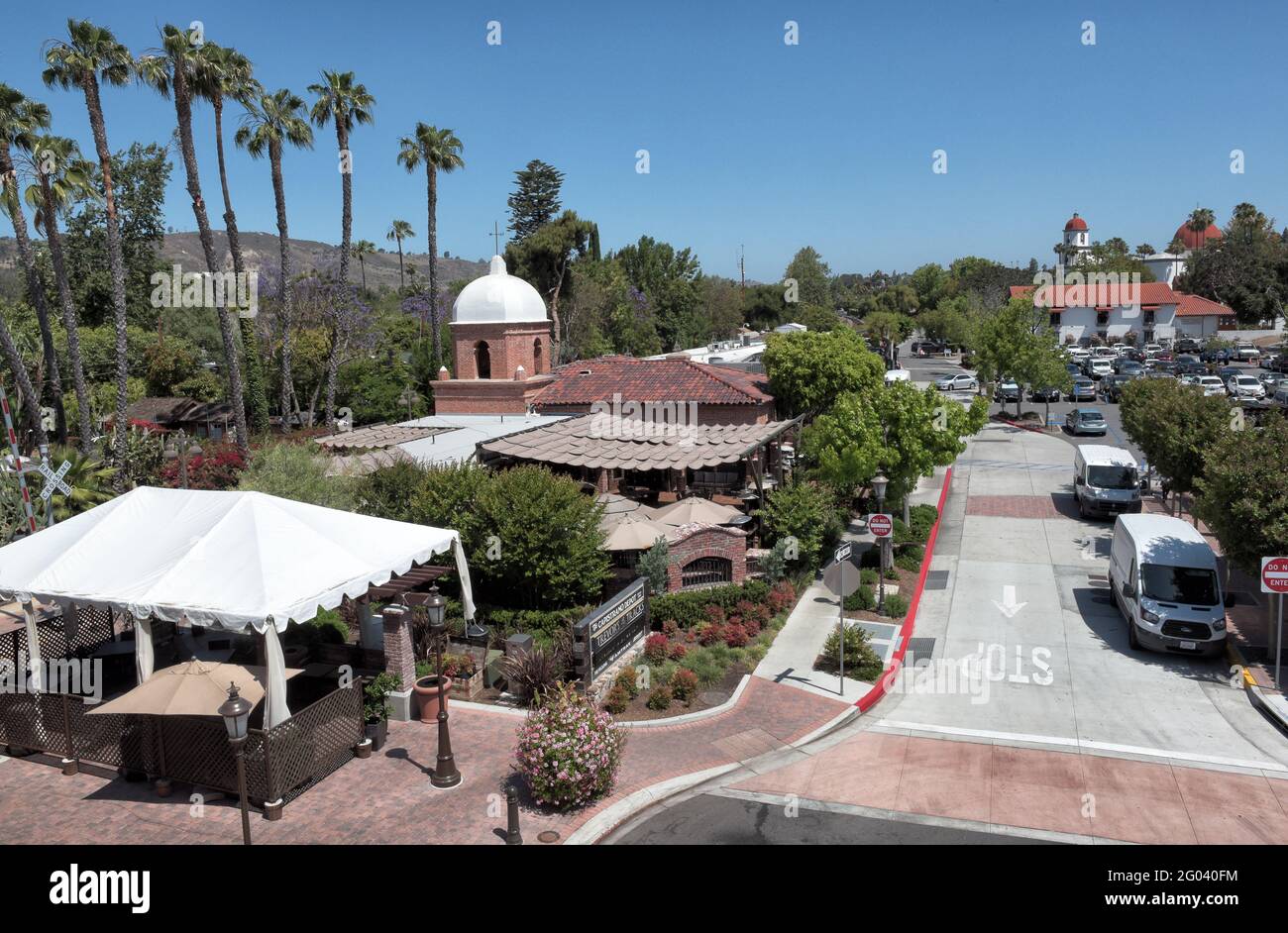 SAN JUAN CAPISTRANO, CALIFORNIA - 27 MAGGIO 2021: Trevors presso il ristorante Tracks all'aperto al coperto presso un deposito ferroviario del 1894 che offre un esclusivo New American Foto Stock