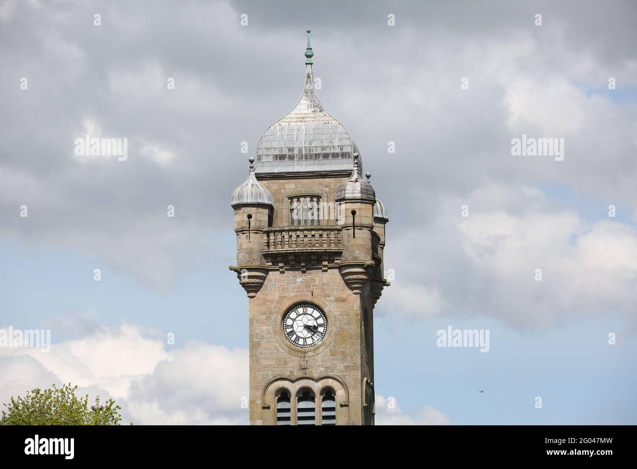 Quarrier's Village, Kilmacolm, Inverclyde, Renfrewshire, Scozia, Regno Unito. Chiesa di Monte Sion. torre è stata costruita, per trasportare un grande serbatoio d'acqua Foto Stock