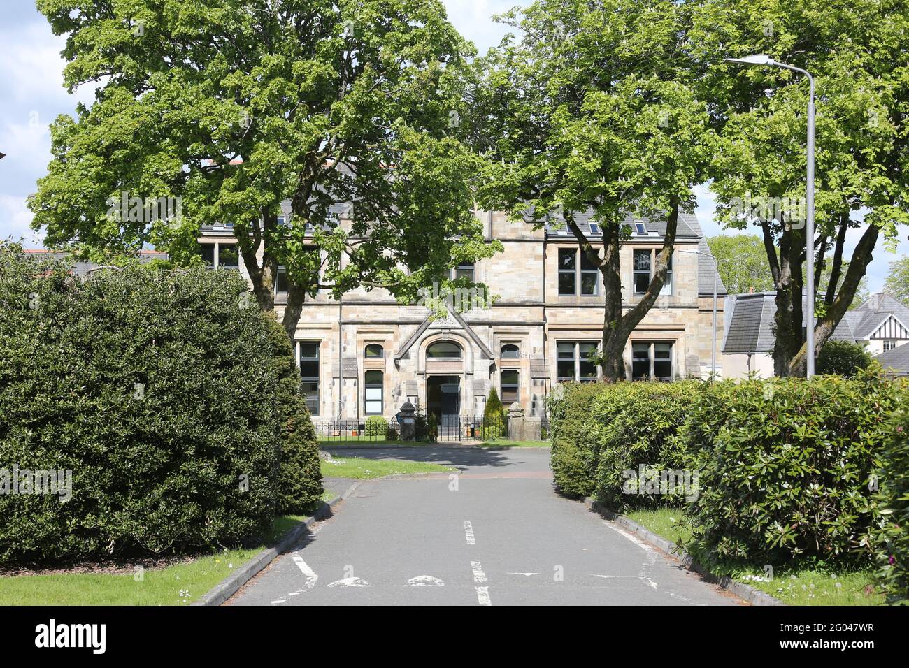 Quarrier's Village, Kilmacolm, Inverclyde, Renfrewshire, Scozia, Regno Unito. L'ex scuola ora acomodazione privata Foto Stock