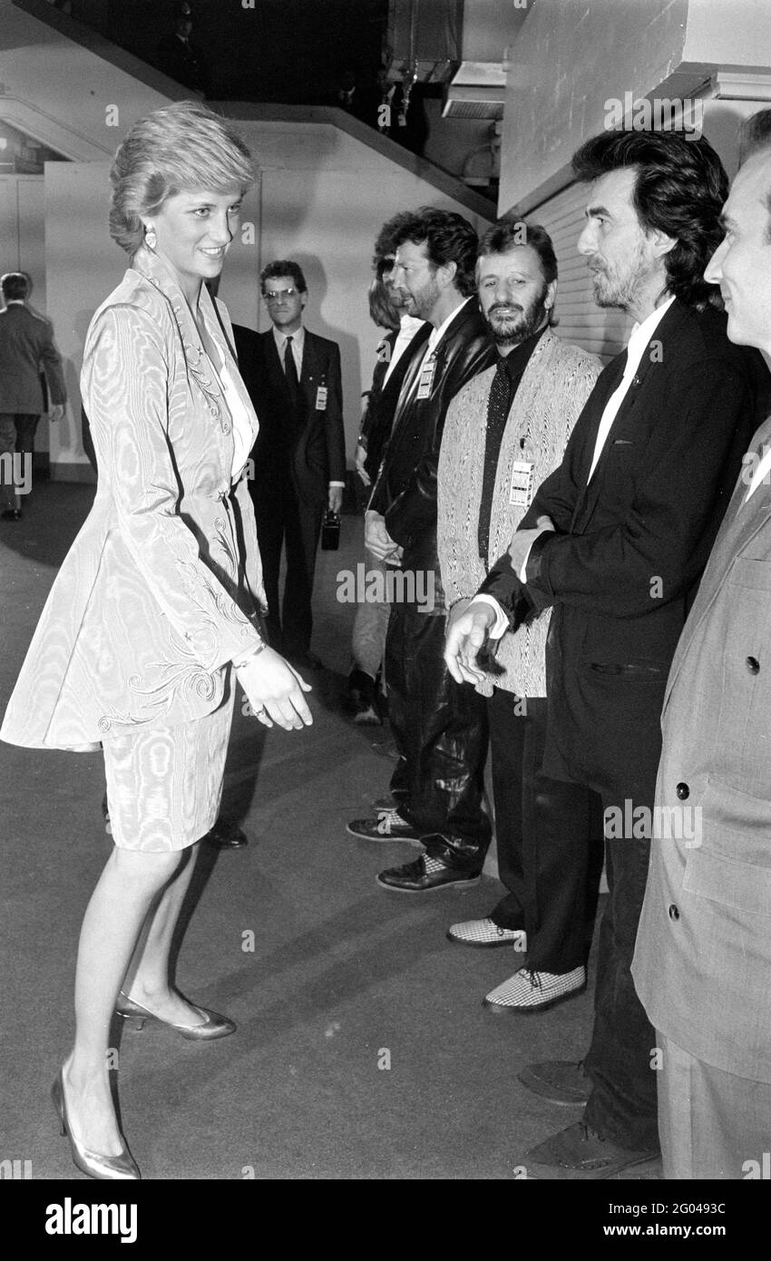 6.6.1988 la principessa del Galles incontra George Harrison, Ringo Starr e Eric Clapton all'evento di beneficenza della Principessa Trust. Foto Stock