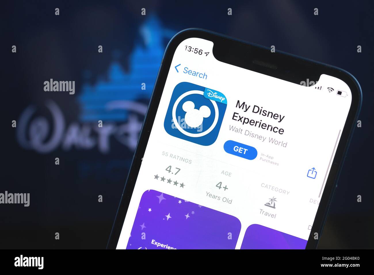 Kharkov, Ucraina - 28 maggio 2021: La mia app Disney Experience in App Store sullo sfondo del logo Disney Foto Stock