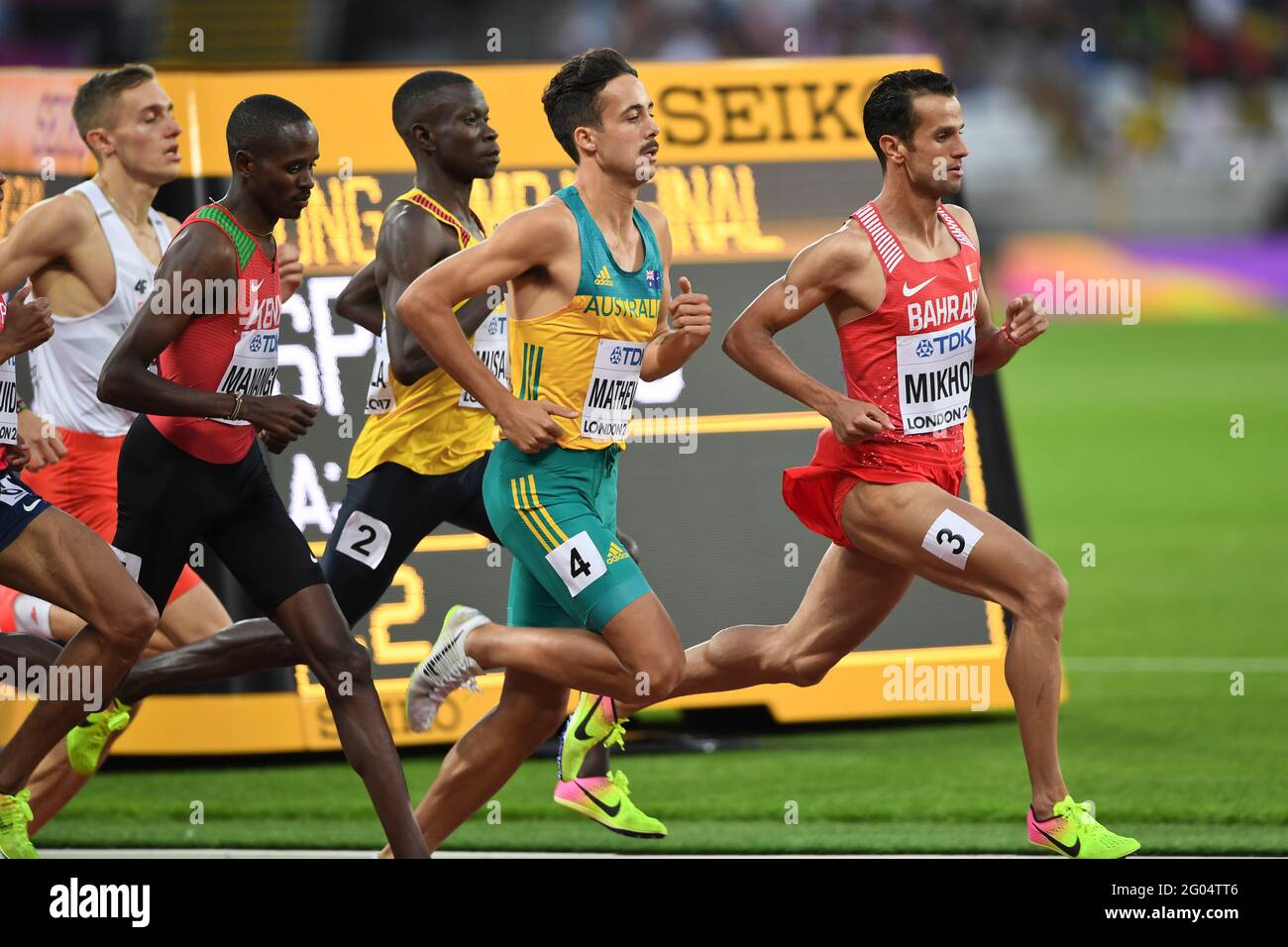 Sadik Mikhou (BRN), Luke Mathews (AUS), Elia Manangoi (KEN). 1500 metri uomini, Semifinale. Campionato del mondo IAAF Londra 2017 Foto Stock