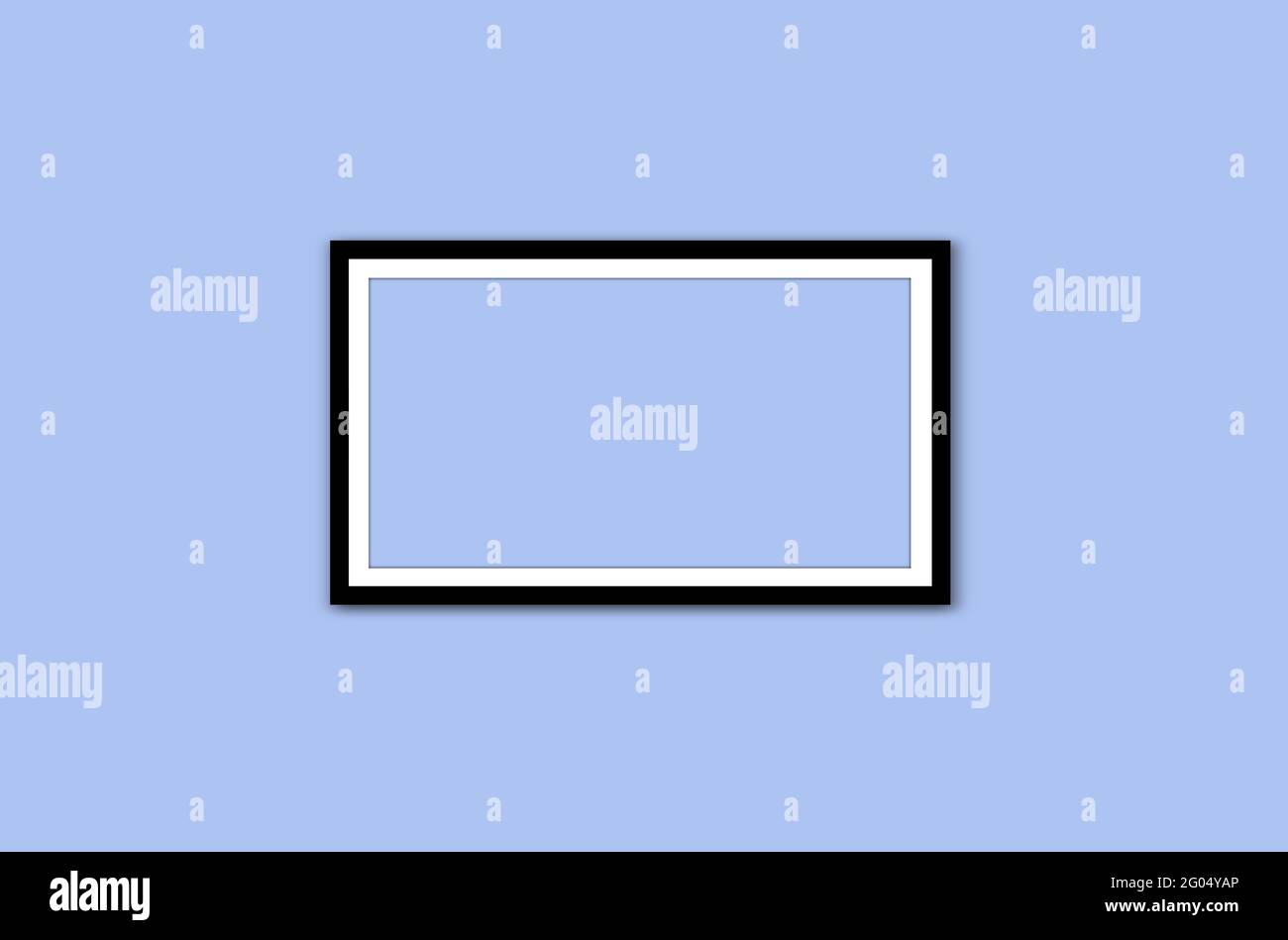 Una cornice orizzontale rettangolare blu vuota con bordi neri che si aggancia in una parete blu. 1 telaio a foto tridimensionale. Isolato in blu. 3D Foto Stock