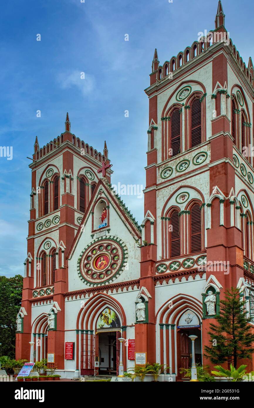 Basilica del Sacro Cuore di Gesù, Pondicherry, Tamil Nadu, India Foto Stock