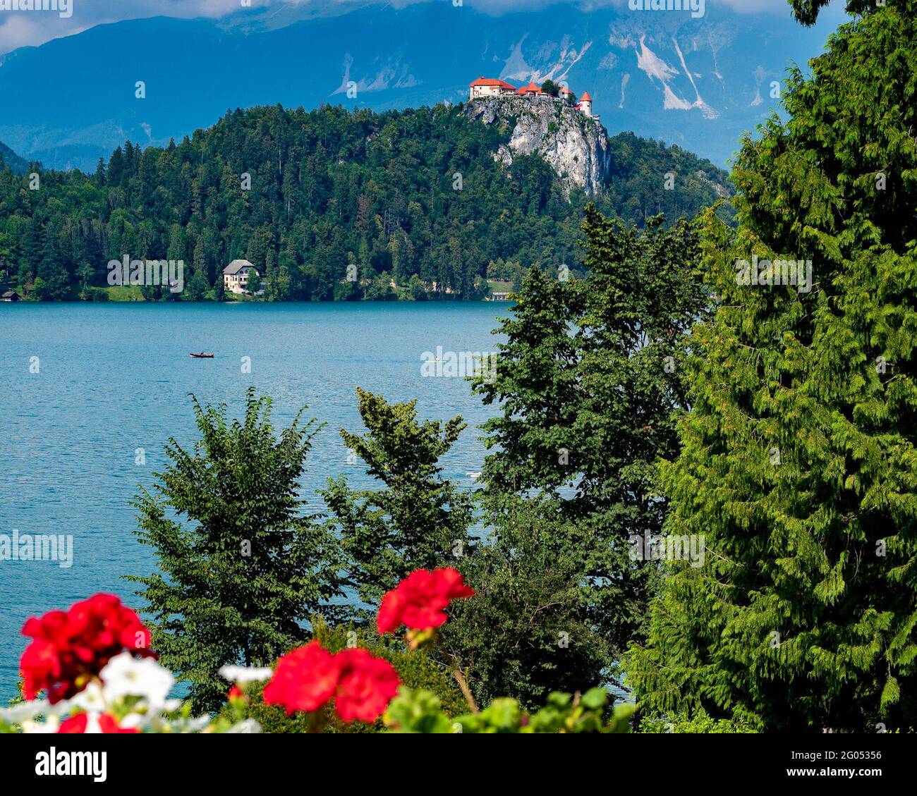 Il Segretario di Stato Michael R. Pompeo incontra il primo Ministro sloveno Janez Jansa a Bled, Slovenia, il 13 agosto 2020 Foto Stock