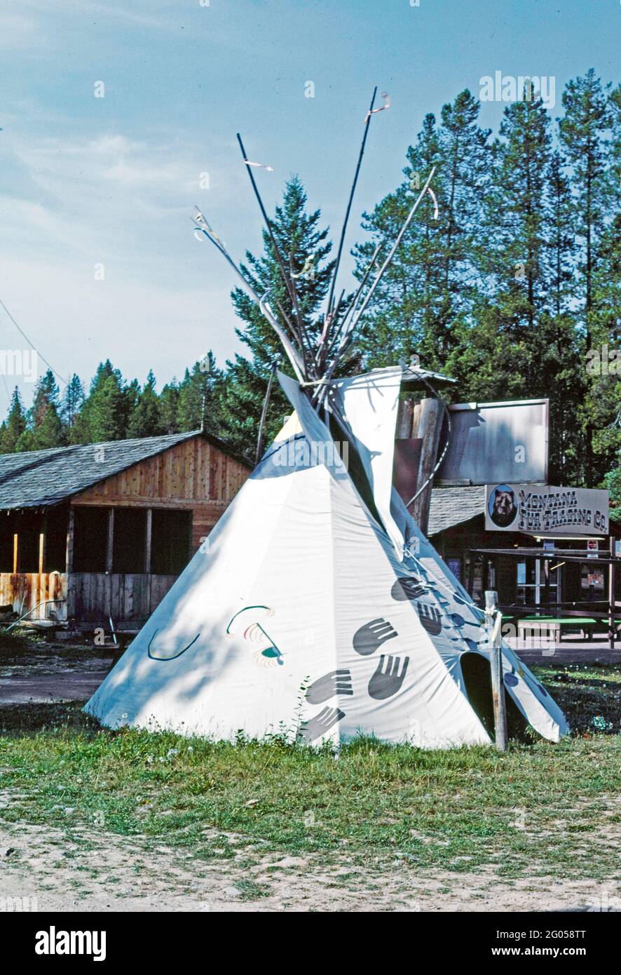 1980 America - Montana Fur Trading Co, Route 2, Hungry Horse, Montana 1987 Foto Stock