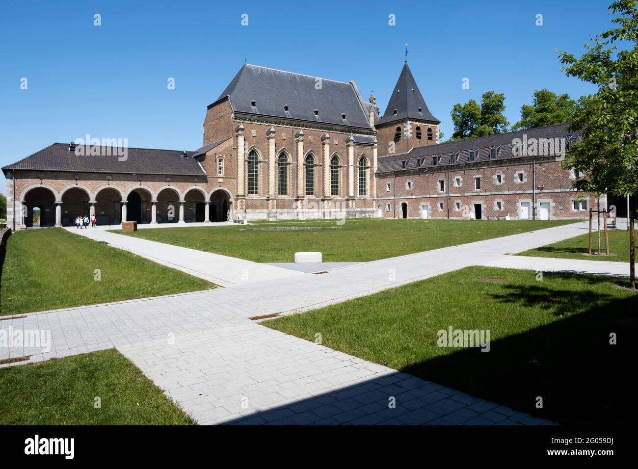 Castello di Alden Biesen visto dal cortile coperto con colonnato in Belgio, nel piccolo villaggio di Rijkhoven nel comune di Bilzen Foto Stock