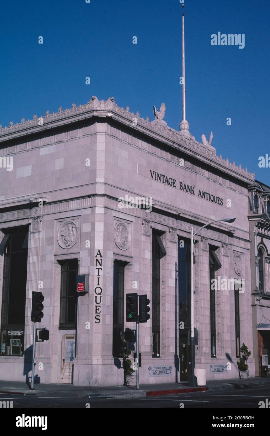 2000s America - Vintage Bank Antiques, Petaluma, California 2003 Foto Stock
