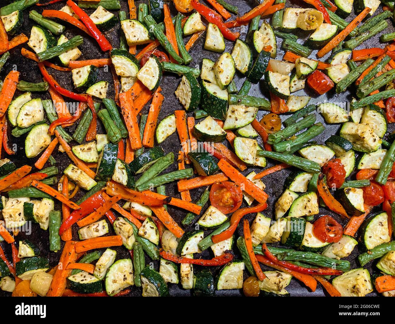 Dettaglio di una varietà di verdure cotte Foto Stock