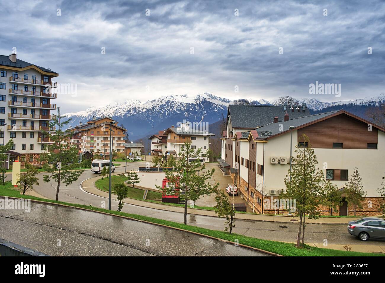 Sochi Olympic Village Russia 29.04.2021 edifici tipo hotel per l'alloggio di atleti nazionali. Ora alberghi turistici. Foto Stock