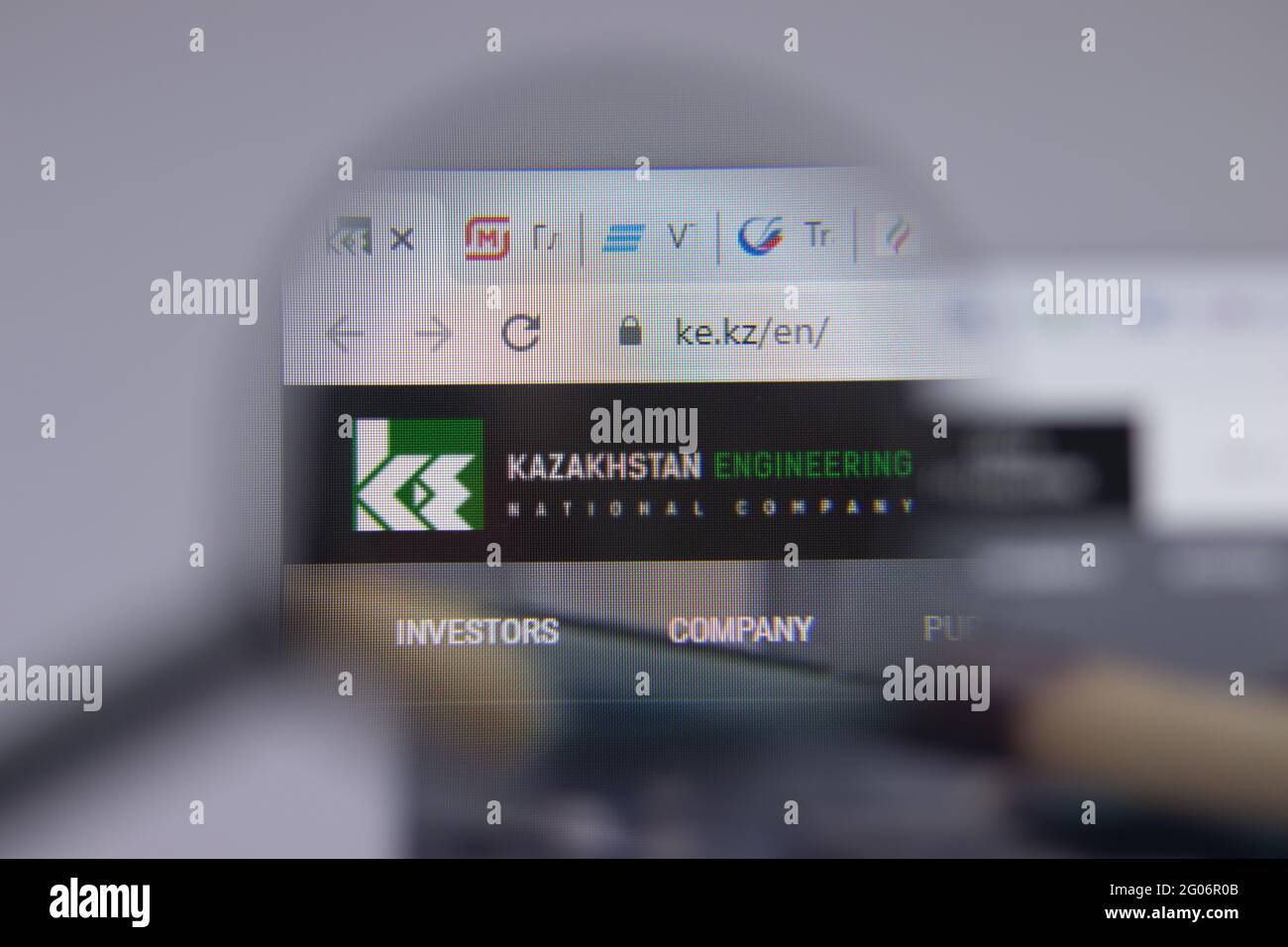 Los Angeles, California, USA - 1 giugno 2021: Logo o icona di Kazakhstan Engineering sulla pagina del sito, EditorialKazakhstan Engineering Foto Stock