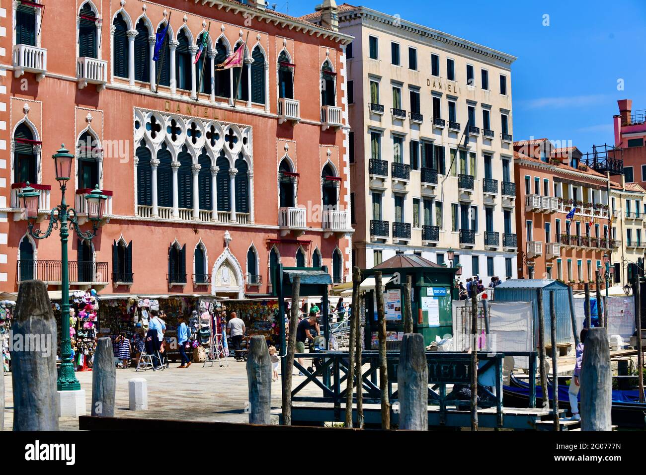 typische Häuserzeilen in Venedig Foto Stock