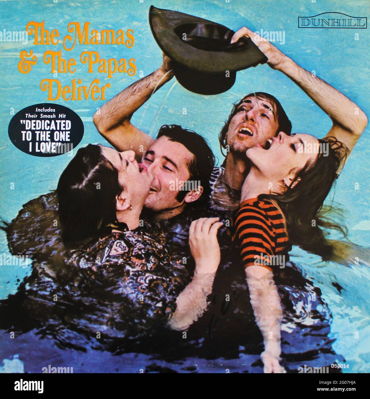 Pop e folk rock band, The Mamas e The Papas, album musicale su disco di dischi in vinile. Titolo: Distribuire la copertina dell'album Foto Stock