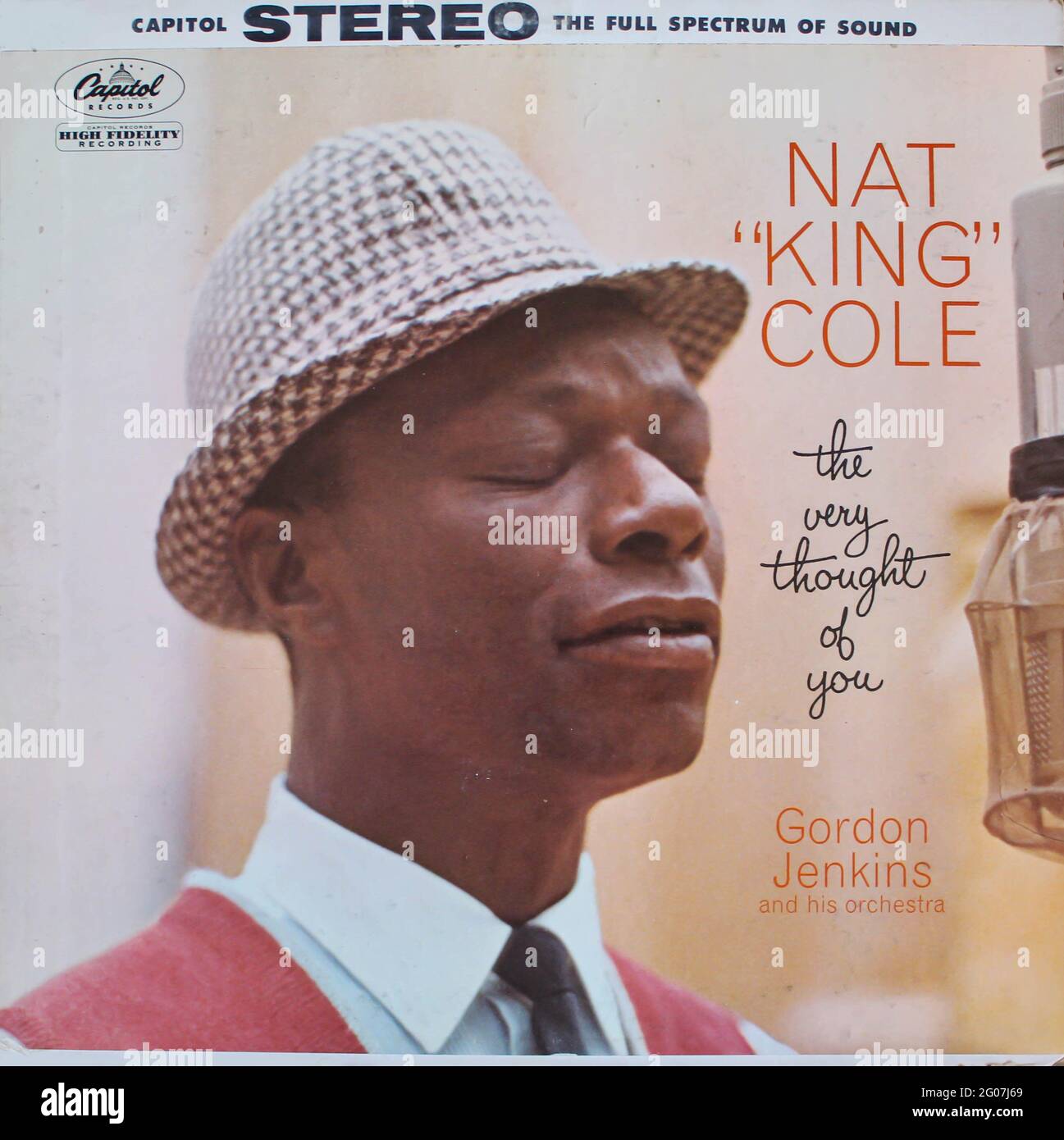 Artista tradizionale pop, r&b e jazz, album musicale Nat King Cole su disco LP con dischi in vinile. Intitolato: Il pensiero stesso della copertina dell'album Foto Stock