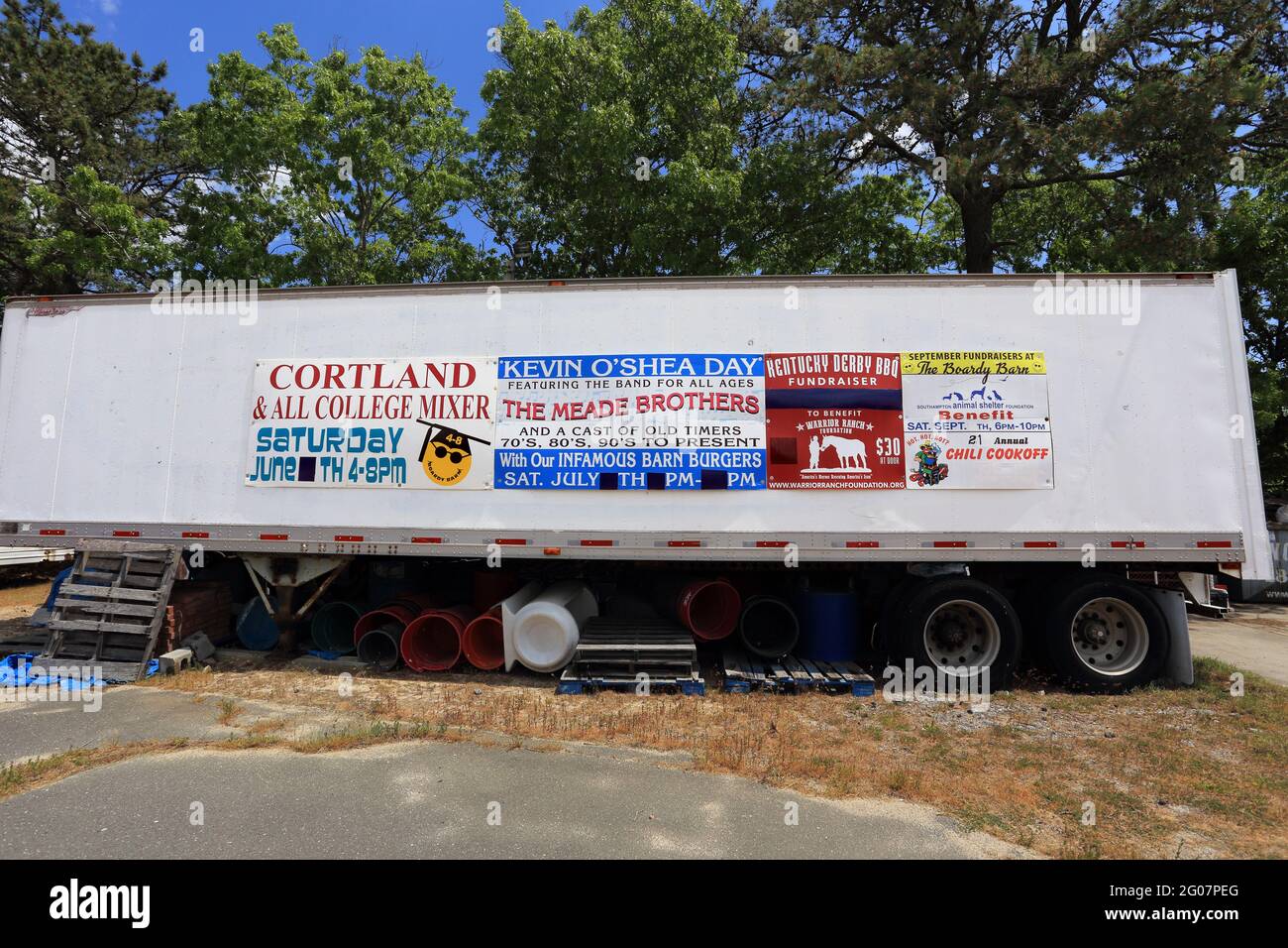 Camion rimorchio, il Barn bar di Boardy, Hampton Bays, Long Island, New York Foto Stock