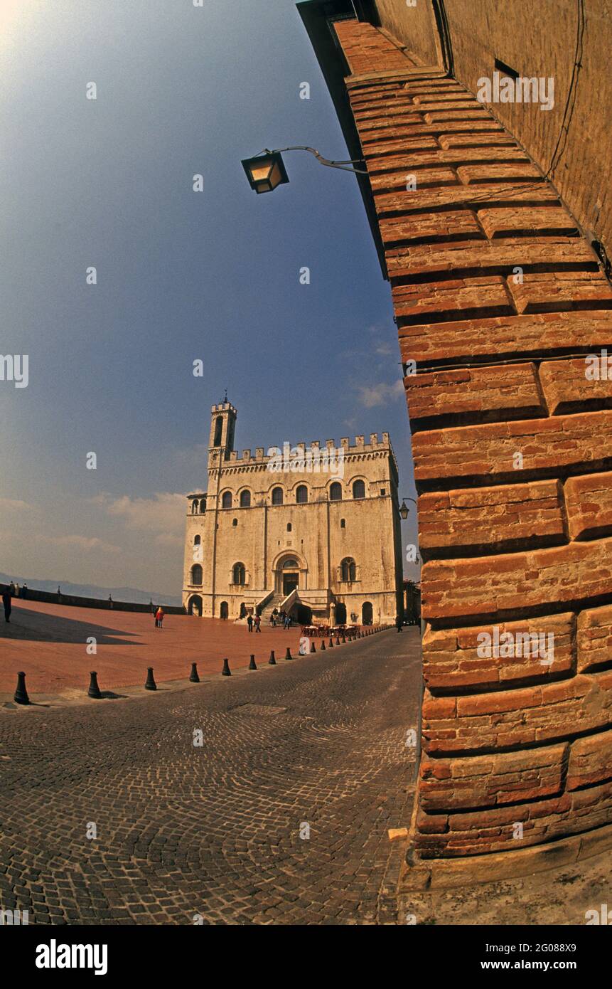 Centro storico di Gubbio fotografato con un fisheye Foto Stock