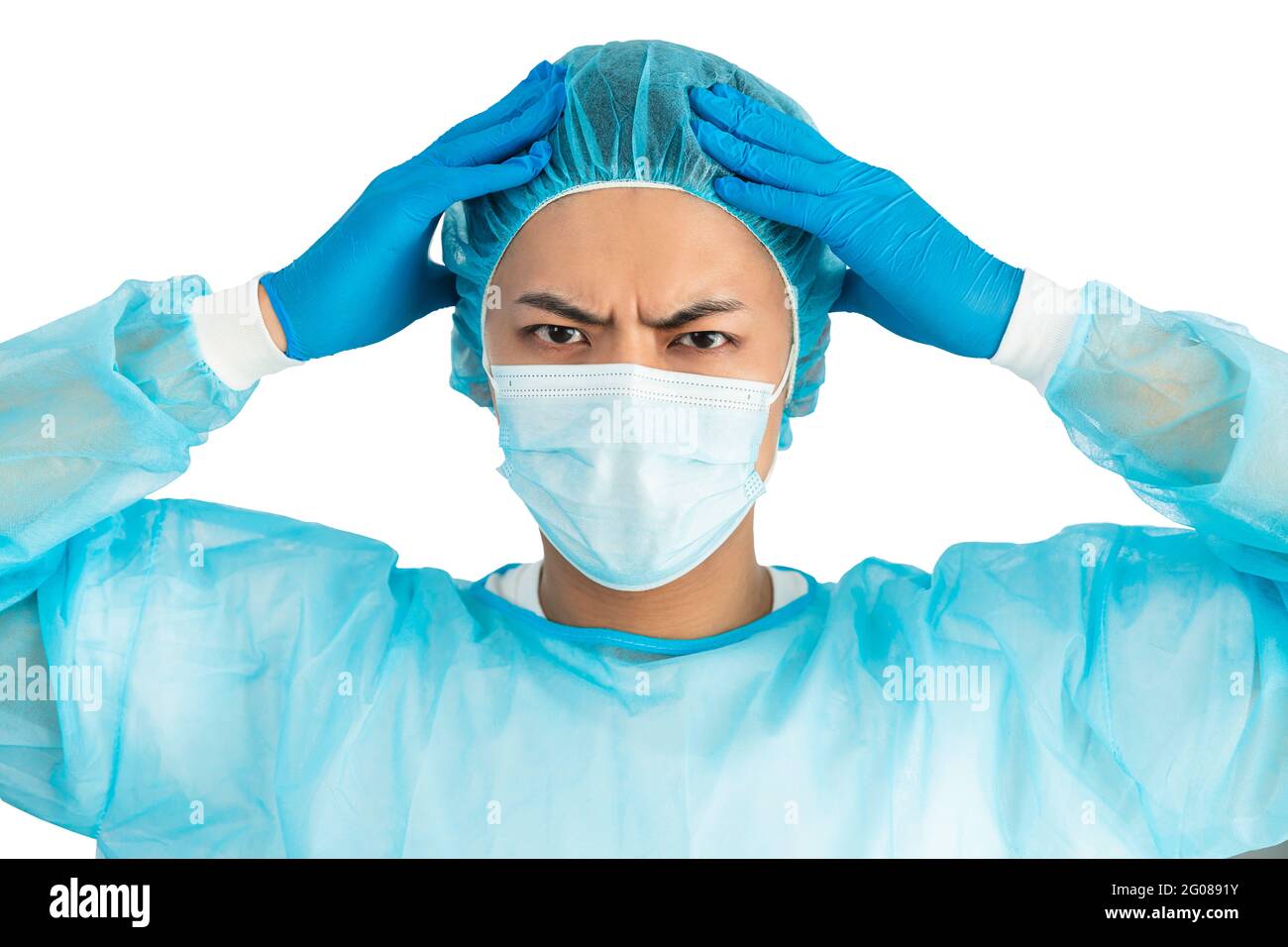 Medico indossando maschera medica e guanti isolati Foto Stock