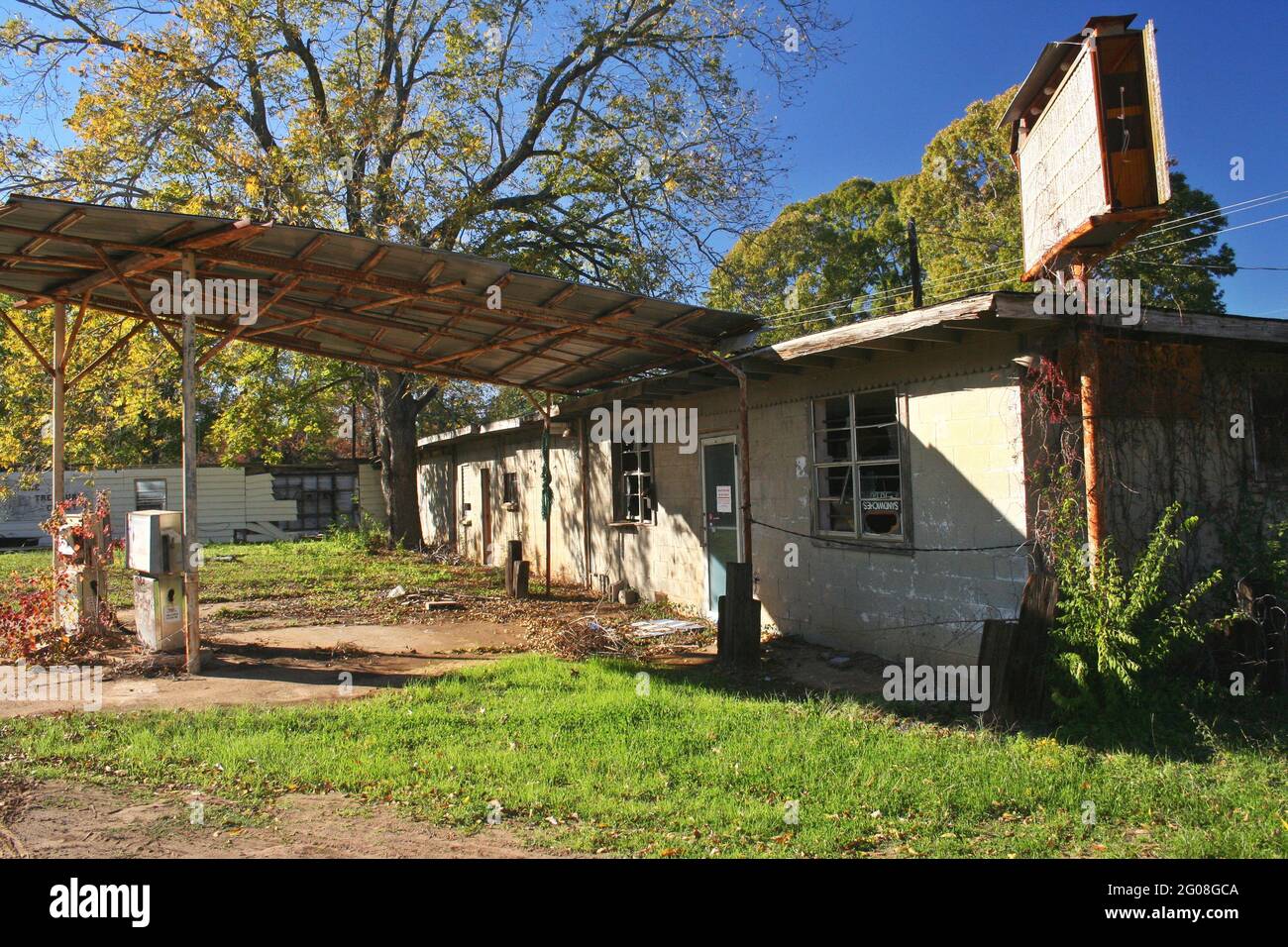 Stazione di benzina abbandonata, Texas orientale rurale Foto Stock