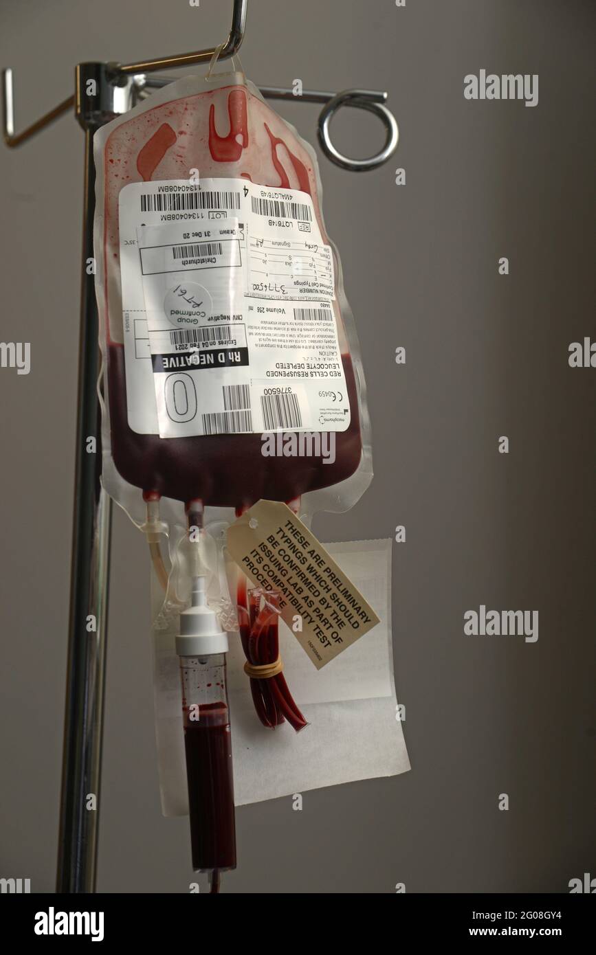 GREYMOUTH, NUOVA ZELANDA, 17 gennaio 2021: È in corso una trasfusione di sangue per un paziente all'ospedale te Nikau di Greymouth Foto Stock