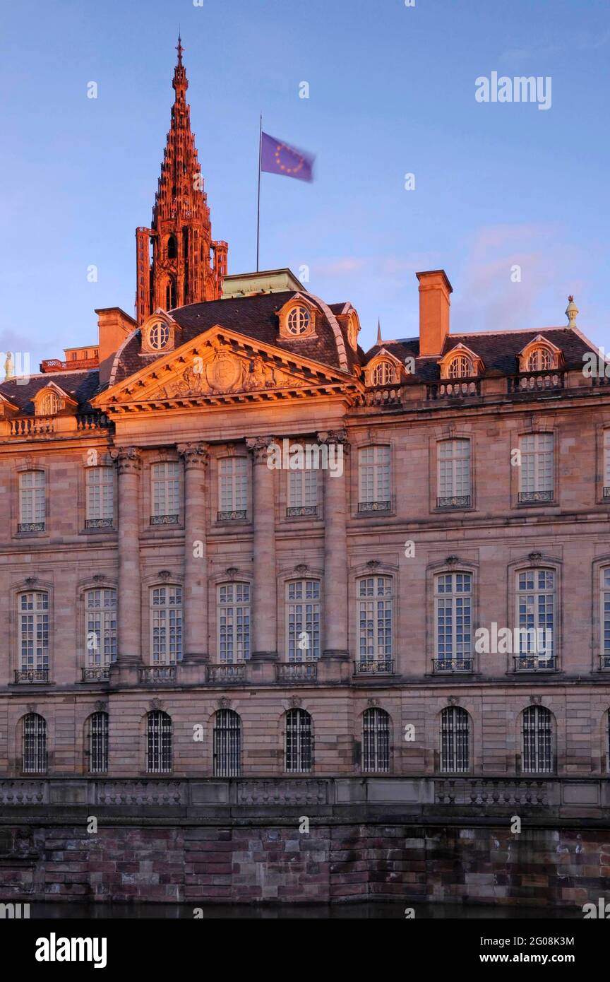 FRANCIA. BASSO RENO (67). STRASBURGO. PALAZZO E CATTEDRALE DI ROHAN Foto Stock