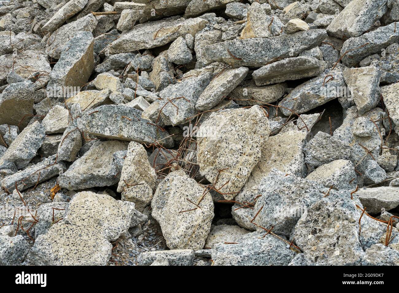 Macerie da costruzione, materiale da demolizione, terrazzo Foto Stock