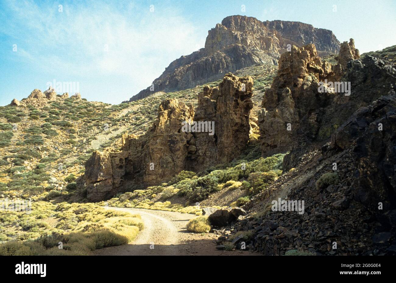 Formazione rocciosa sul bordo meridionale della caldera, l'ex vulcano gigante che forma il Parco Nazionale del Teide di Tenerife. Foto Stock