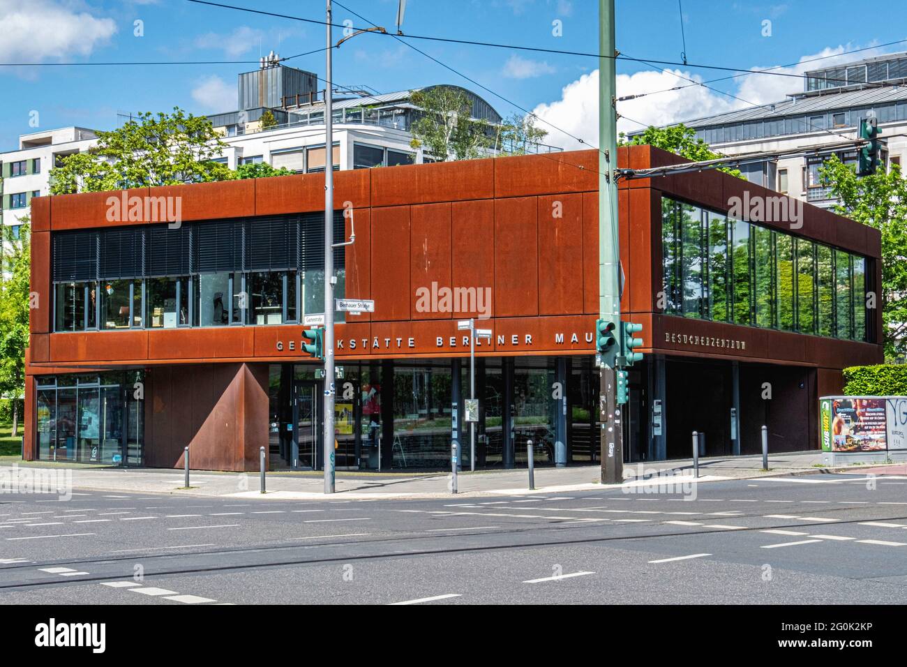 Centro visitatori del Muro di Berlino. Centro di documentazione con esposizione multimediale, Bernauer Str. 119, Berlino, Germania Foto Stock