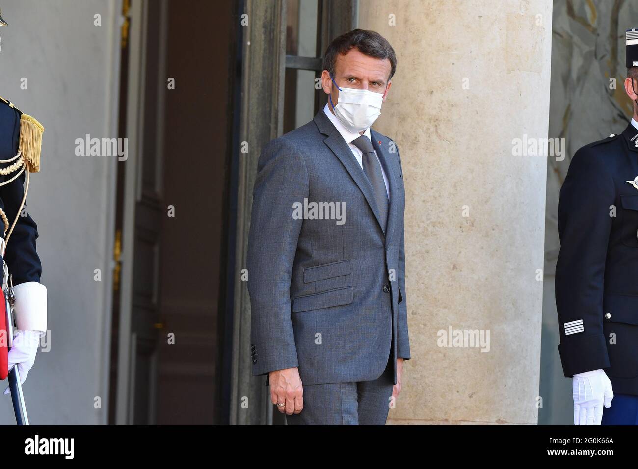 Parigi, Francia. 01 Giugno 2021. il presidente francese Emmanuel Macron, al Palais de l Elysee di Parigi, la Francia incontra il primo ministro libico Abdul Hamid Dbeibeh il 1° giugno 2021. (Foto di Lionel Urman/Sipa USA) Credit: Sipa USA/Alamy Live News Foto Stock