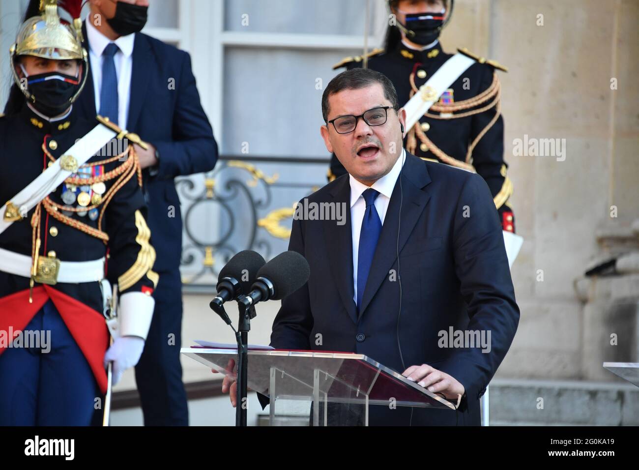 Parigi, Francia. 01 Giugno 2021. il presidente francese Emmanuel Macron, al Palais de l Elysee di Parigi, la Francia incontra il primo ministro libico Abdul Hamid Dbeibeh il 1° giugno 2021. (Foto di Lionel Urman/Sipa USA) Credit: Sipa USA/Alamy Live News Foto Stock