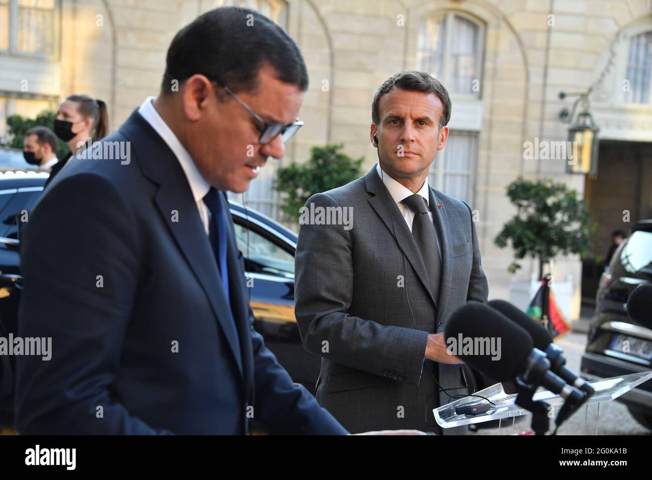 Parigi, Francia. 01 Giugno 2021. il presidente francese Emmanuel Macron, al Palais de l Elysee di Parigi, la Francia incontra il primo ministro libico Abdul Hamid Dbeibeh il 1° giugno 2021. (Foto di Lionel Urman/Sipa USA) Credit: Sipa USA/Alamy Live News Foto Stock