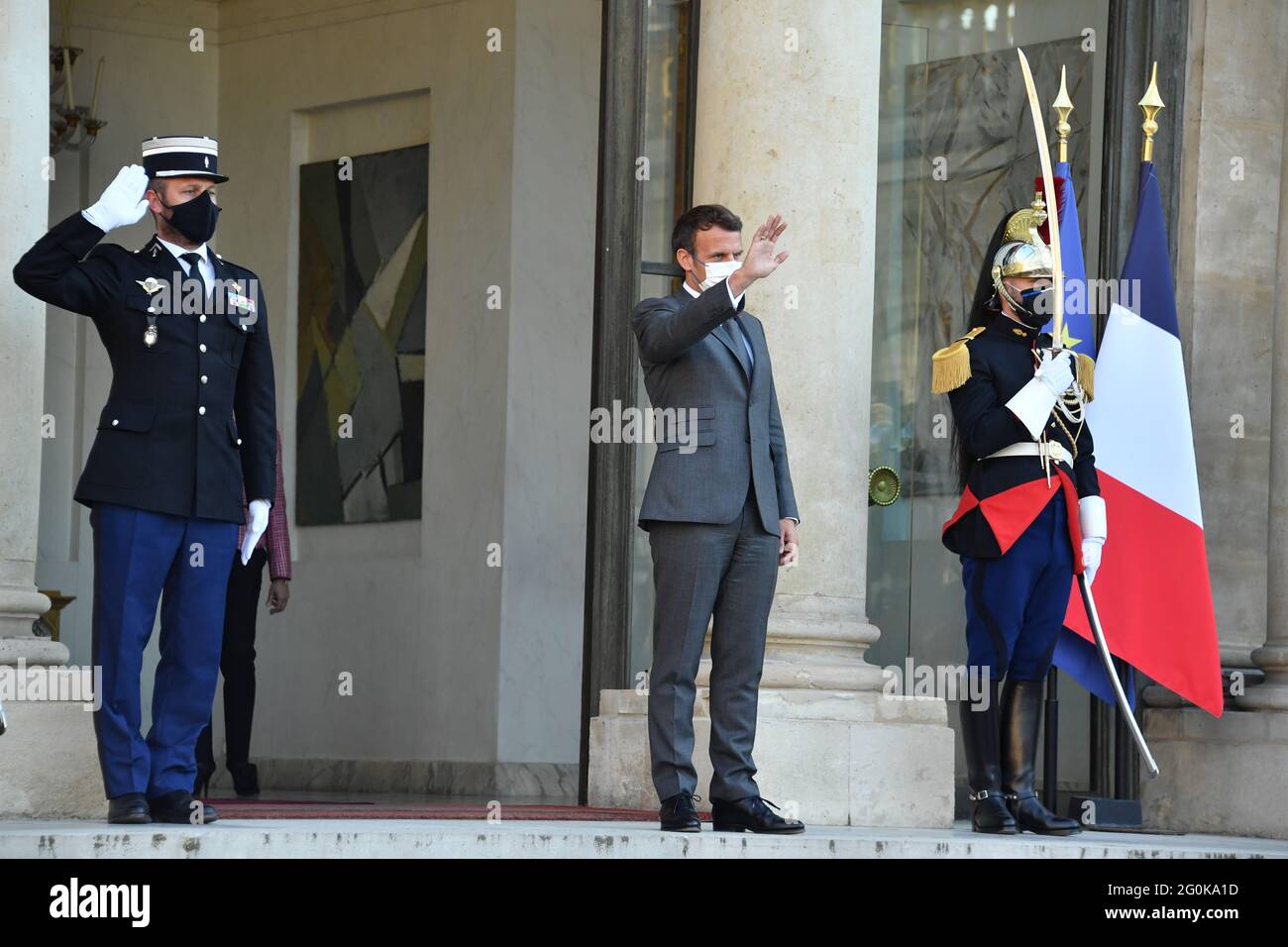 Parigi, Francia. 01 Giugno 2021. il presidente francese Emmanuel Macron, al Palais de l Elysee di Parigi, la Francia incontra il primo ministro libico Abdul Hamid Dbeibeh il 1° giugno 2021. (Foto di Lionel Urman/Sipa USA) Credit: Sipa USA/Alamy Live News Foto Stock