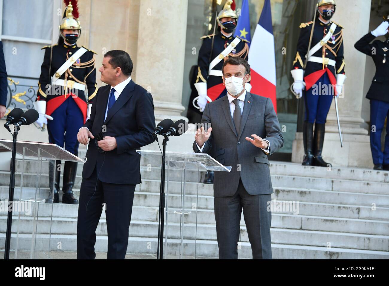 Parigi, Francia. 01 Giugno 2021. il presidente francese Emmanuel Macron, al Palais de l Elysee di Parigi, la Francia incontra il primo ministro libico Abdul Hamid Dbeibeh il 1° giugno 2021. (Foto di Lionel Urman/Sipa USA) Credit: Sipa USA/Alamy Live News Foto Stock