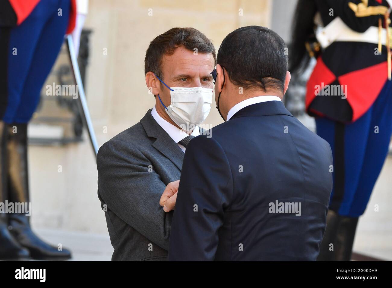 Parigi, Francia. 01 Giugno 2021. il presidente francese Emmanuel Macron, al Palais de l Elysee di Parigi, la Francia incontra il primo ministro libico Abdul Hamid Dbeibeh il 1° giugno 2021. (Foto di Lionel Urman/Sipa USA) Credit: Sipa USA/Alamy Live News Foto Stock