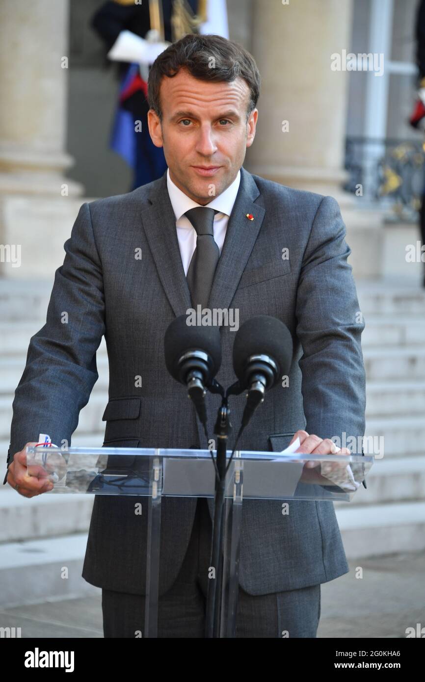 Parigi, Francia. 01 Giugno 2021. il presidente francese Emmanuel Macron, al Palais de l Elysee di Parigi, la Francia incontra il primo ministro libico Abdul Hamid Dbeibeh il 1° giugno 2021. (Foto di Lionel Urman/Sipa USA) Credit: Sipa USA/Alamy Live News Foto Stock
