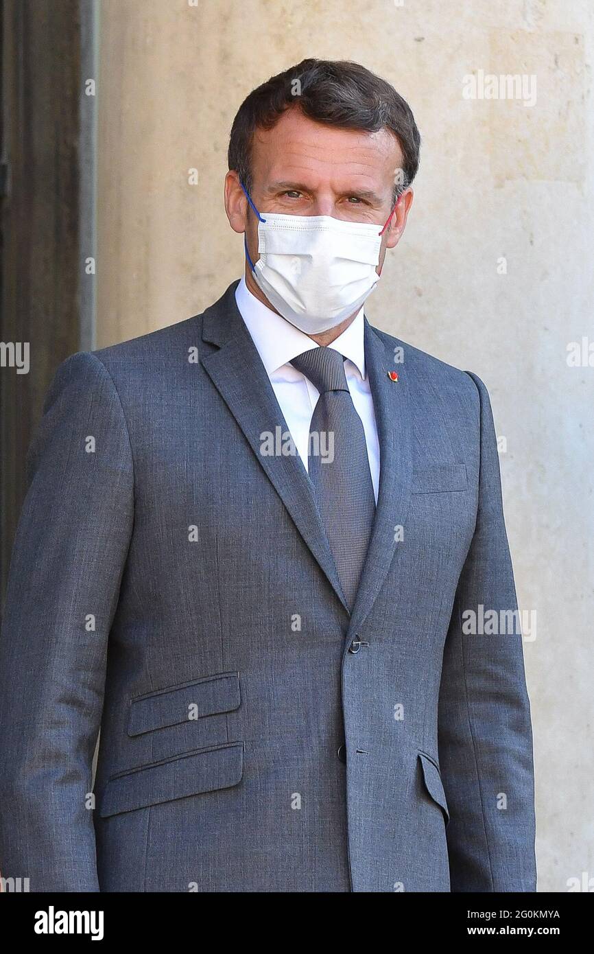 Parigi, Francia. 01 Giugno 2021. il presidente francese Emmanuel Macron, al Palais de l Elysee di Parigi, la Francia incontra il primo ministro libico Abdul Hamid Dbeibeh il 1° giugno 2021. (Foto di Lionel Urman/Sipa USA) Credit: Sipa USA/Alamy Live News Foto Stock