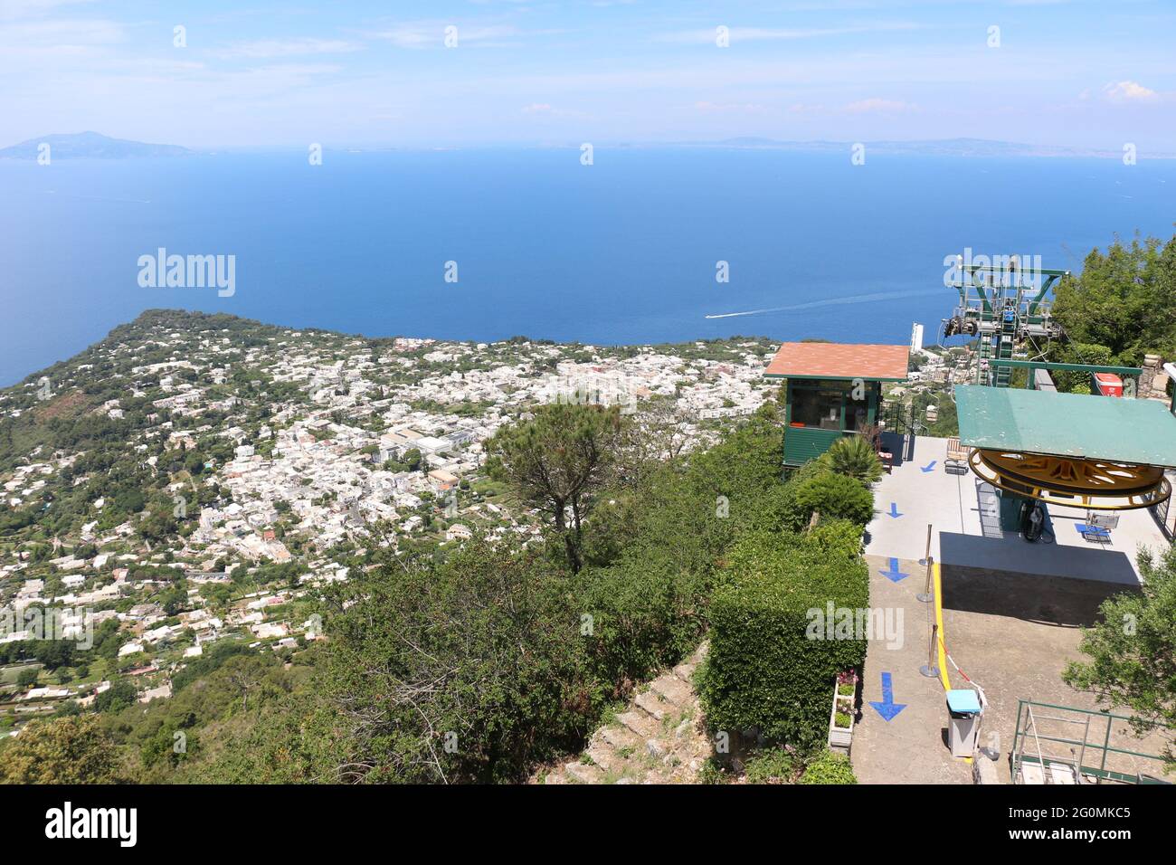 Capri (Italia): Seggiovia Monte Solaro e vista panoramica. Capri (Italia): seggiovia del Monte Solaro e vedute panoramiche Foto Stock