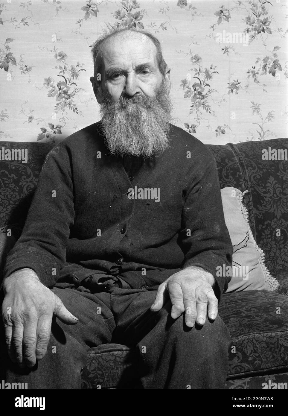 Abraham Lapping, contadino di pollame, fa parte della comunità ebraica di Colchester, Connecticut, USA, Jack Delano, U.S. Farm Security Administration, novembre 1940 Foto Stock