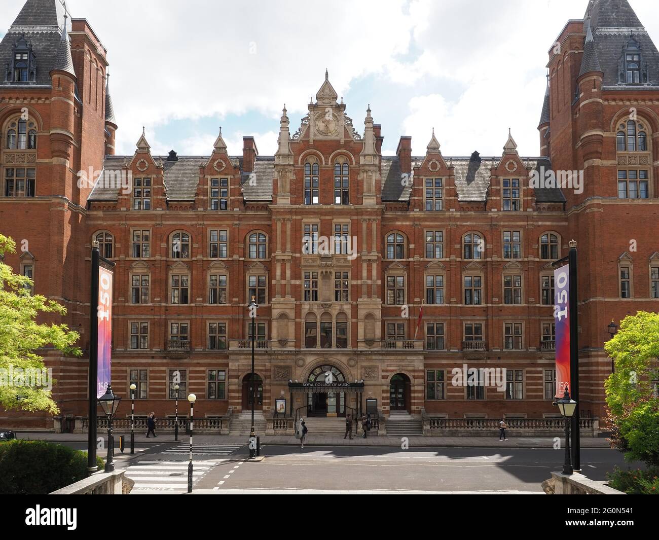 Vista frontale del Royal College of Music Building a South Kensington London Foto Stock