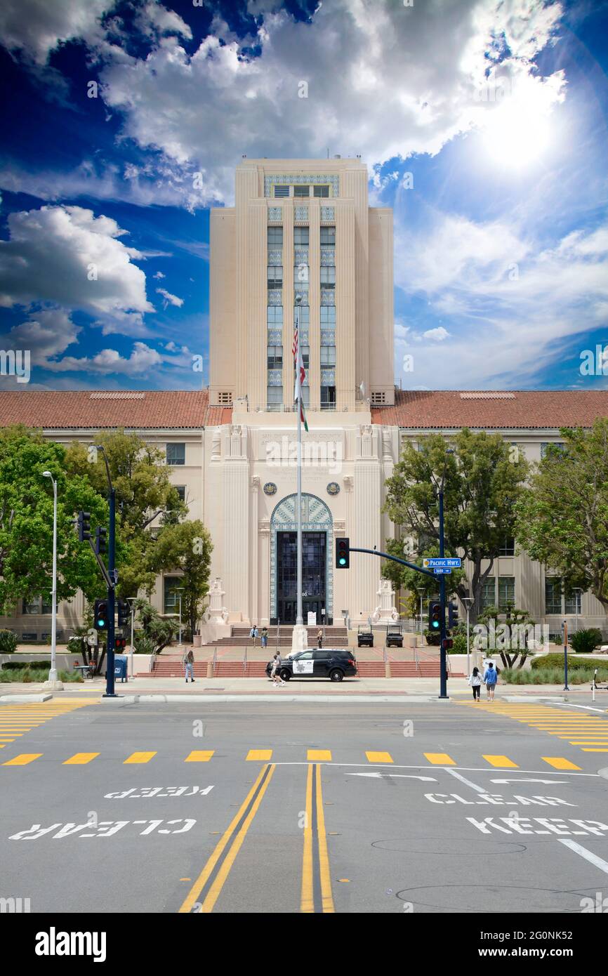 L'edificio della Contea di San Diego, in stile rinascita spagnolo/Beaux-Arts del 1938, sulla Pacific Hwy a San Diego, California Foto Stock