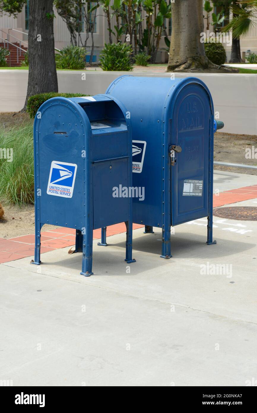 CASELLE postali US Postal Service sul marciapiede nel centro di San Diego, California Foto Stock