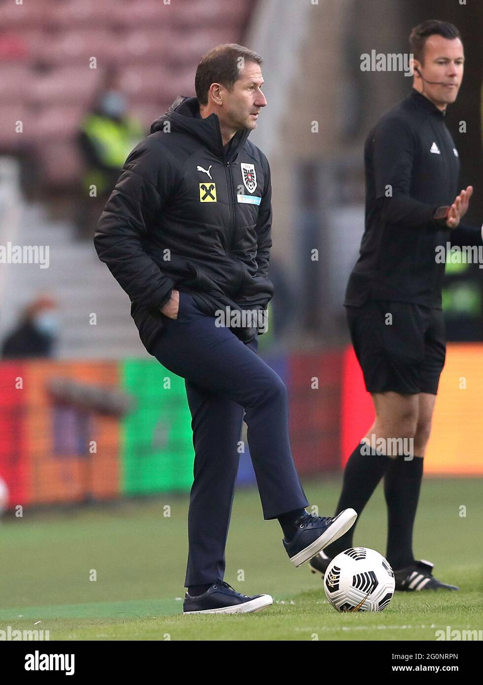 Il manager austriaco Franco Foda è sulla linea di contatto durante l'International friendly Match al Riverside Stadium di Middlesbrough. Data immagine: Mercoledì 2 giugno 2021. Foto Stock