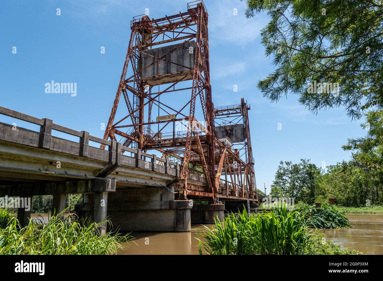 West Pearl River Bridge, costruito nel 1933, trasporta l'autostrada US 90, Old Spanish Trail che collega New Orleans alla costa del Golfo del Mississippi. Foto Stock