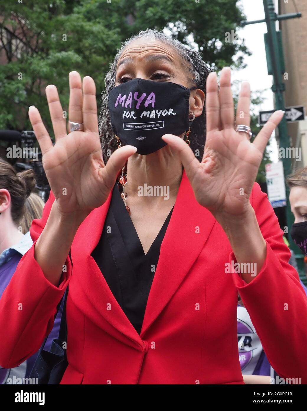 New York, New York, Stati Uniti. 2 Giugno 2021. Maya Wiley a New York City Democratic Mayoral Candidate Pre Dotate Rally lungo Columbus Avenue prima del suo primo dibattito su ABC TV Credit: Debra L. Rothenberg/ZUMA Wire/Alamy Live News Foto Stock