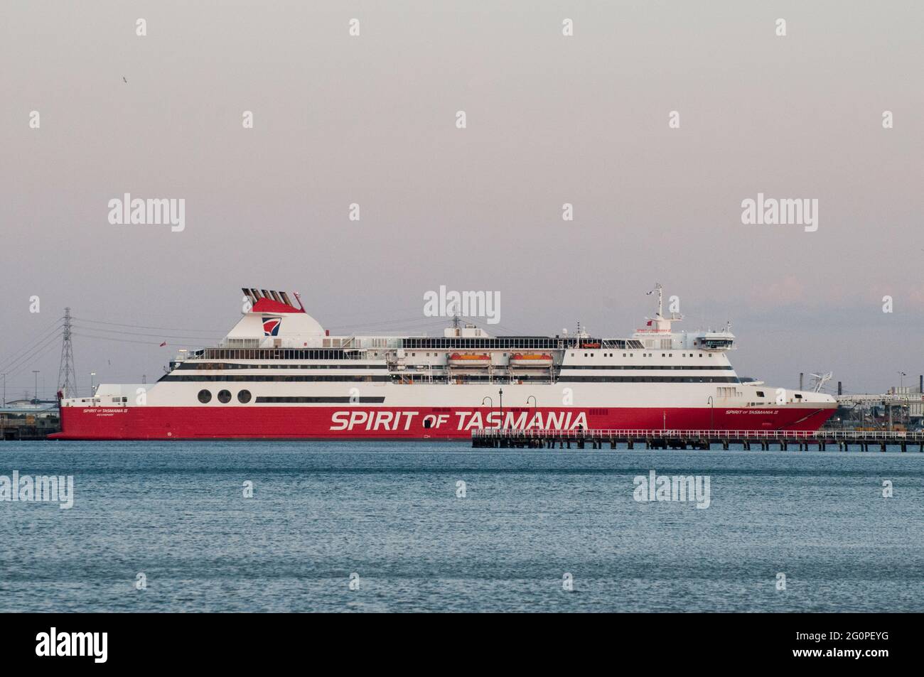 Il traghetto Spirit of Tasmania Ro-Ro ormeggiato al molo della stazione, Port Melbourne, Victoria, Australia Foto Stock