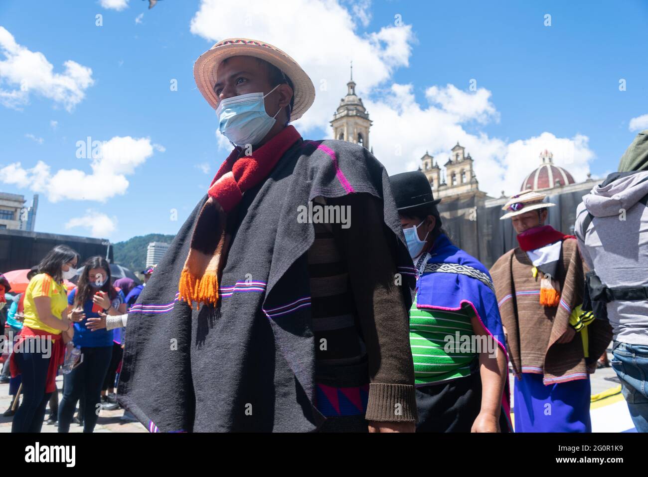 La comunità indigena 'Mosak' ha partecipato oggi alla giornata delle mobilitazioni nell'ambito dello sciopero nazionale che ha già completato 35 giorni. (Foto di Santiago Villegas/Pacific Press) Credit: Pacific Press Media Production Corp./Alamy Live News Foto Stock