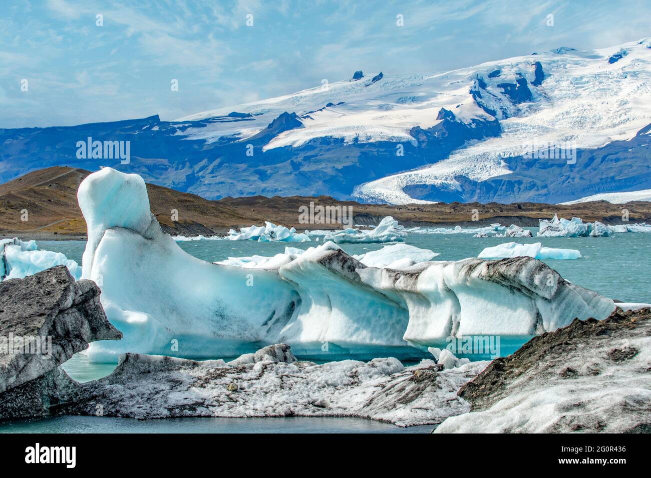 Iceberg in laguna glaciale a Jokulsarlon, Vatnajokull NP, Islanda Foto Stock