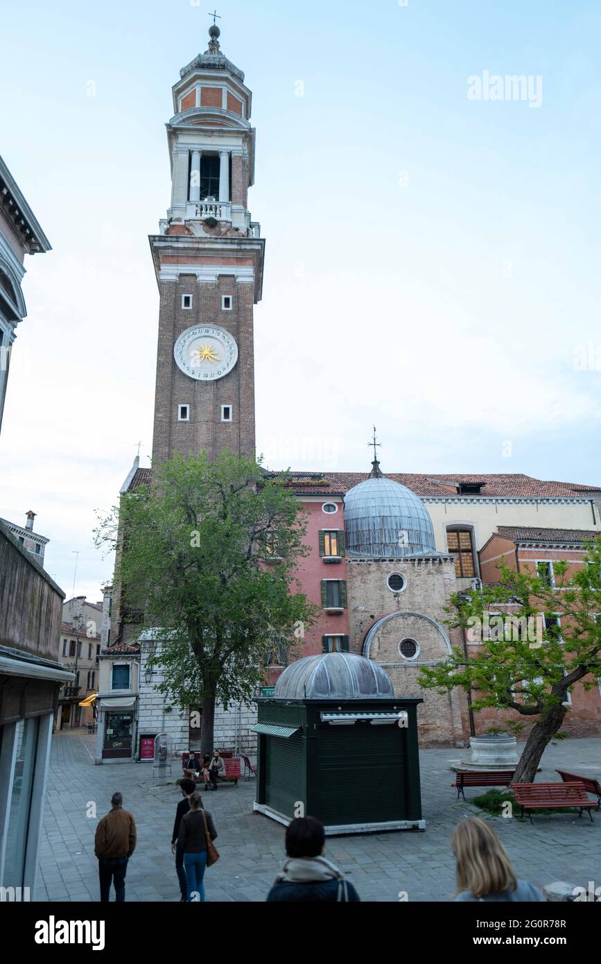 Venezia durante la chiusura di Covid19, Italia, Europa, Torre dell'Orologio nella chiesa santi apostoli, Foto Stock