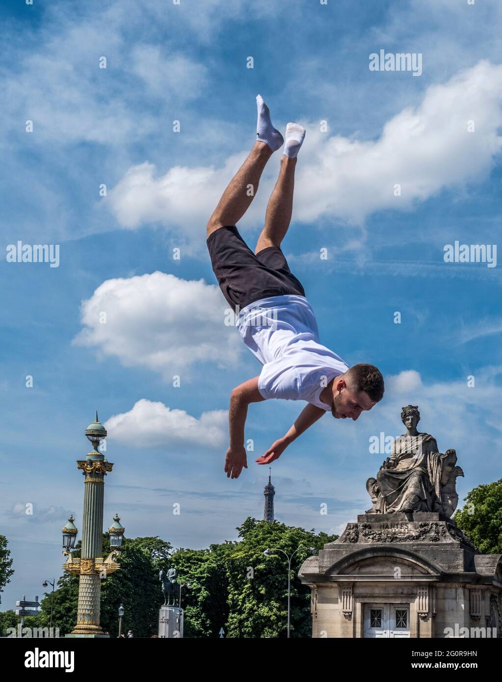 FRANCIA. PARIGI (8° DISTRETTO). GIORNATA OLIMPICA, PIAZZA DELLA CONCORDIA, 23 GIUGNO 2019. PALESTRA E DIMOSTRAZIONE DI TRAMPOLINO Foto Stock